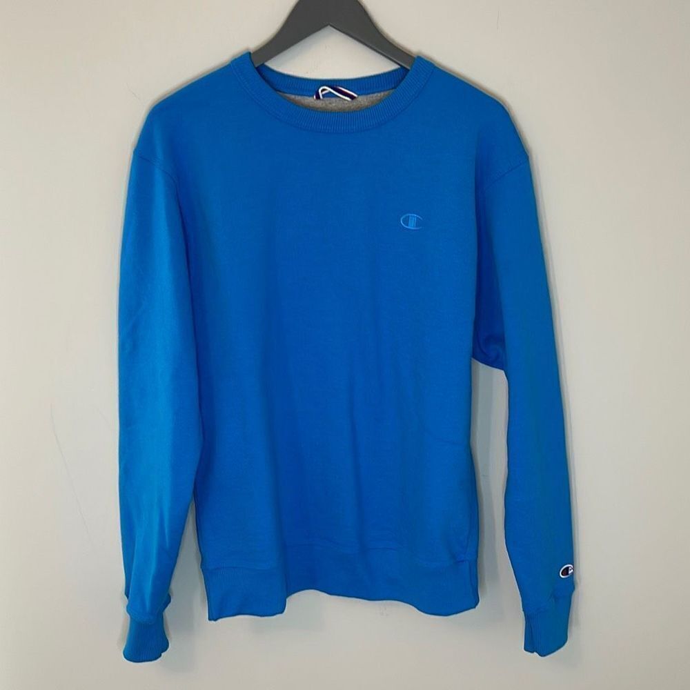 Champion Authentic‎ Crewneck Sweatshirt. Unisex Size Medium. Blue Jay Blue